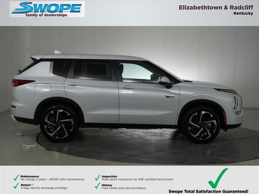 New 2025 Mitsubishi Outlander SE image 2