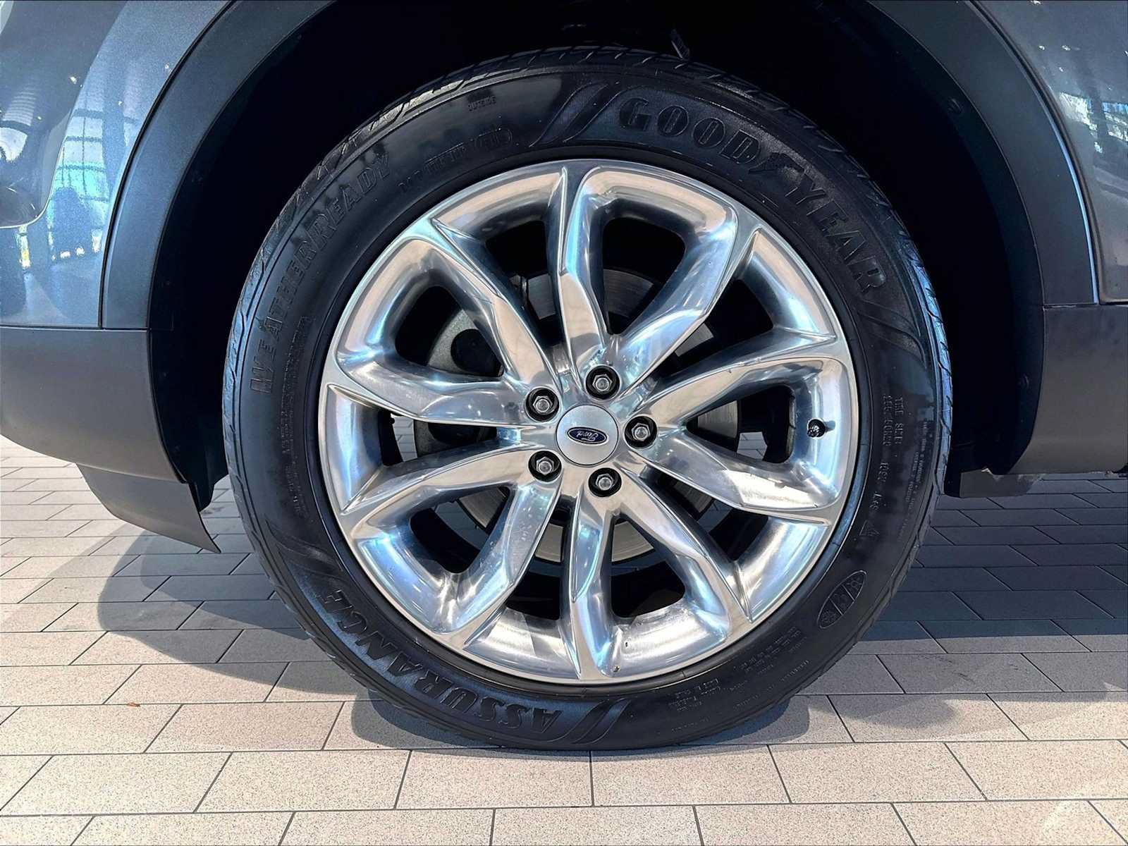 Used 2015 Ford Explorer XLT w/ Equipment Group 202A AWD/4WD image 14
