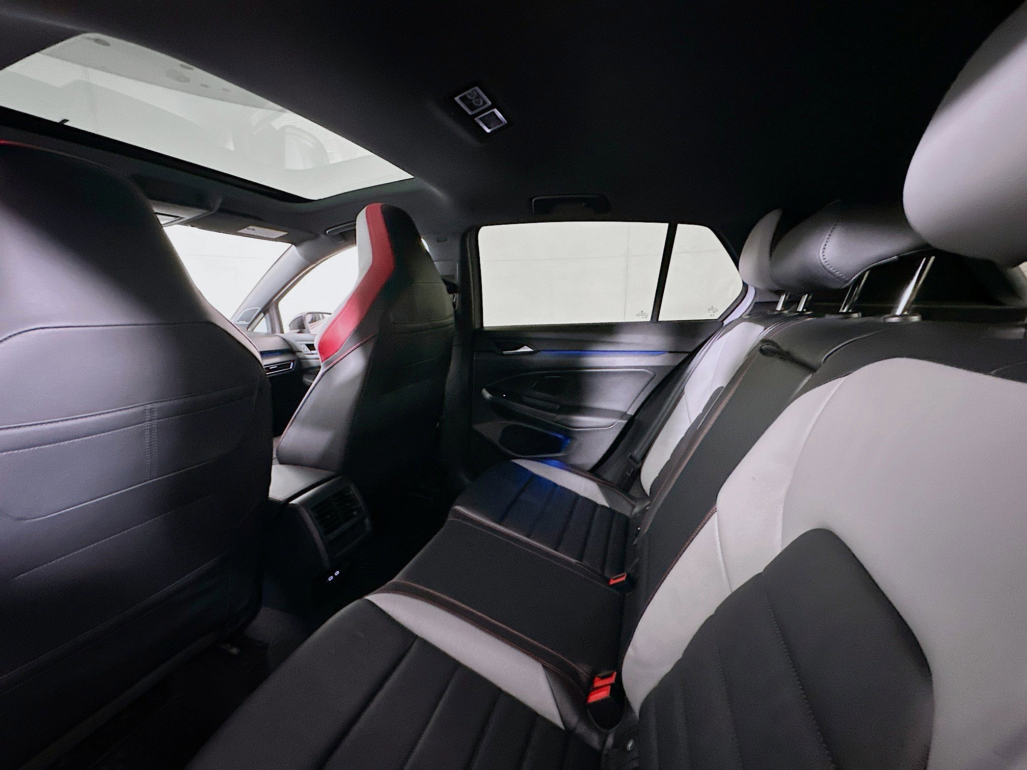 Used 2024 Volkswagen GTI SE w/ SE Leather Seats Package image 24