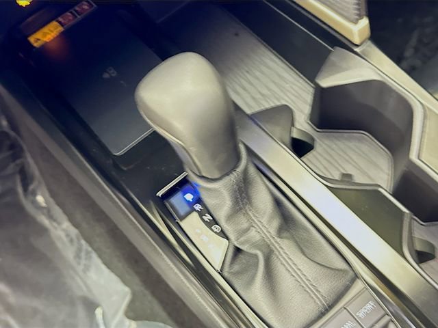Used 2025 Toyota Camry SE image 17