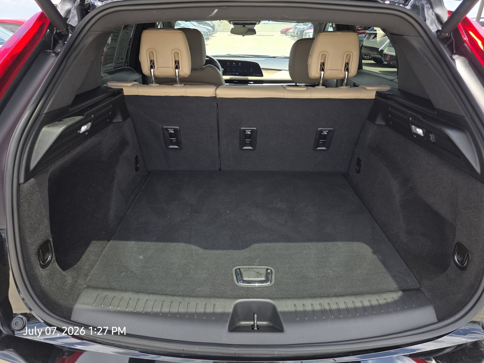 Used 2024 Cadillac XT4 Luxury w/ Cold Weather Package FWD image 20