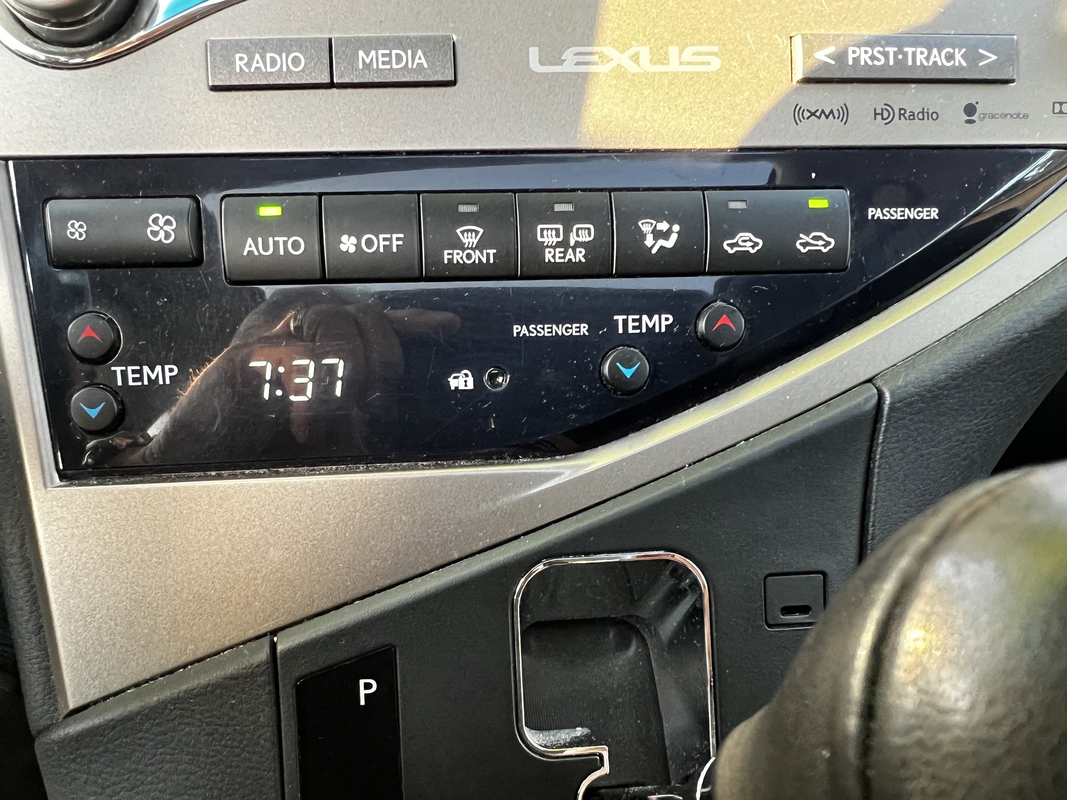 Used 2015 Lexus RX 450h AWD image 27