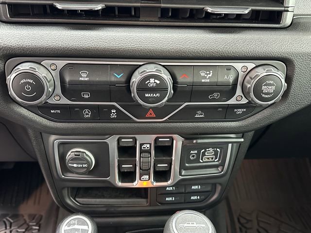 Used 2025 Jeep Gladiator Sport image 23