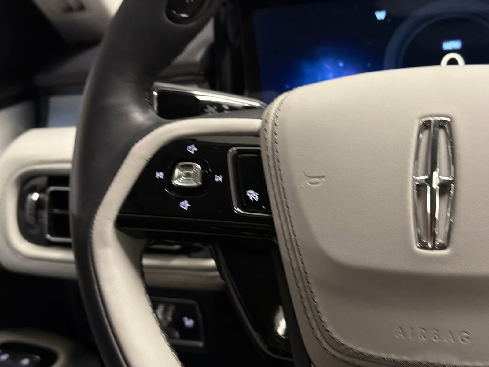 New 2026 Lincoln Aviator Reserve image 25