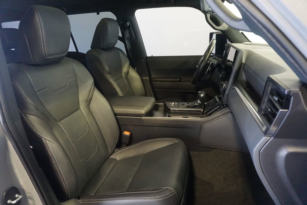 Used 2024 Lexus GX 550 w/ Cold Area Package AWD/4WD image 28