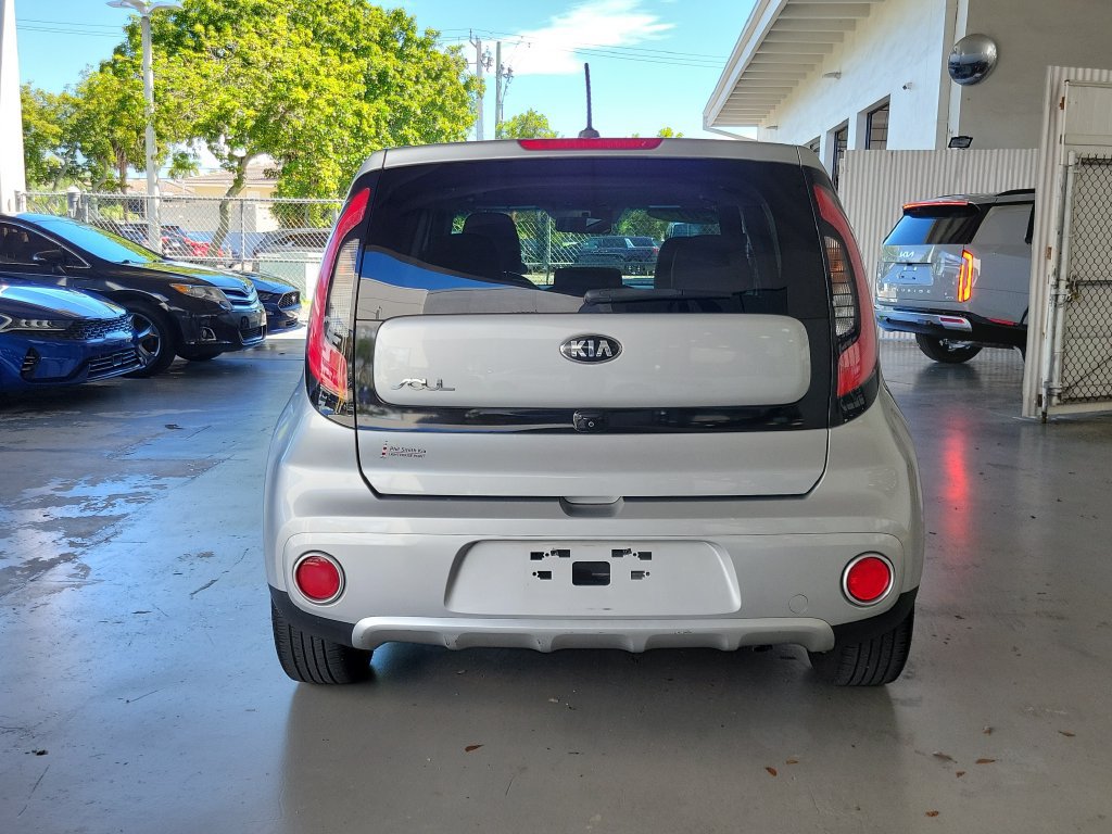 Used 2017 Kia Soul + w/ Primo Package FWD image 5