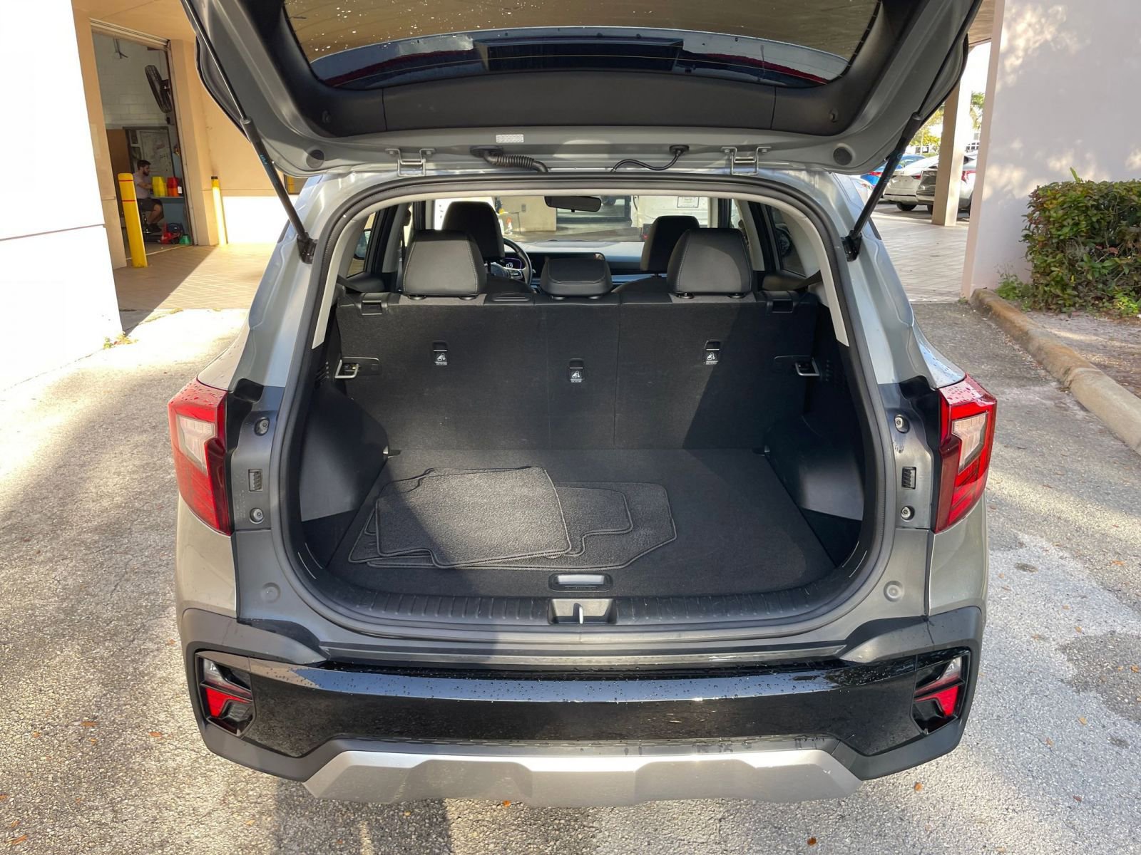 Used 2025 Kia Seltos S FWD image 27