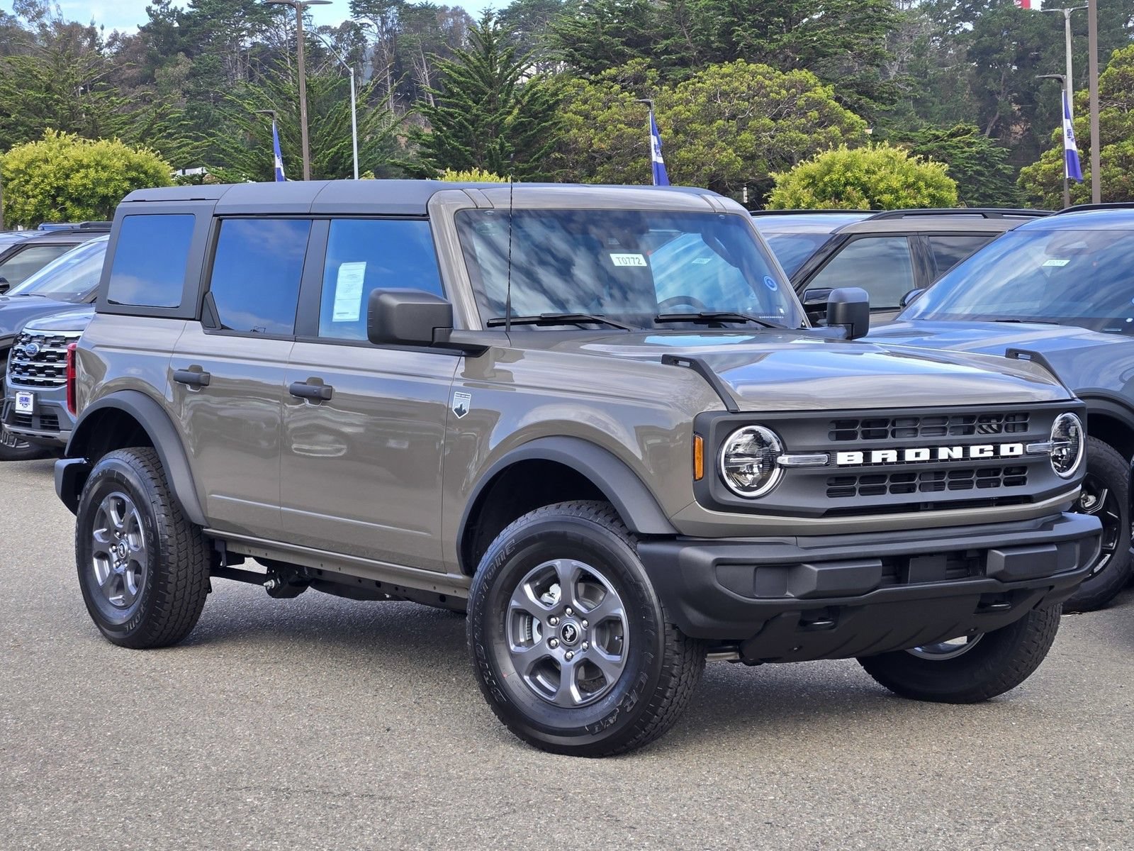 New 2026 Ford Bronco Big Bend AWD/4WD image 2