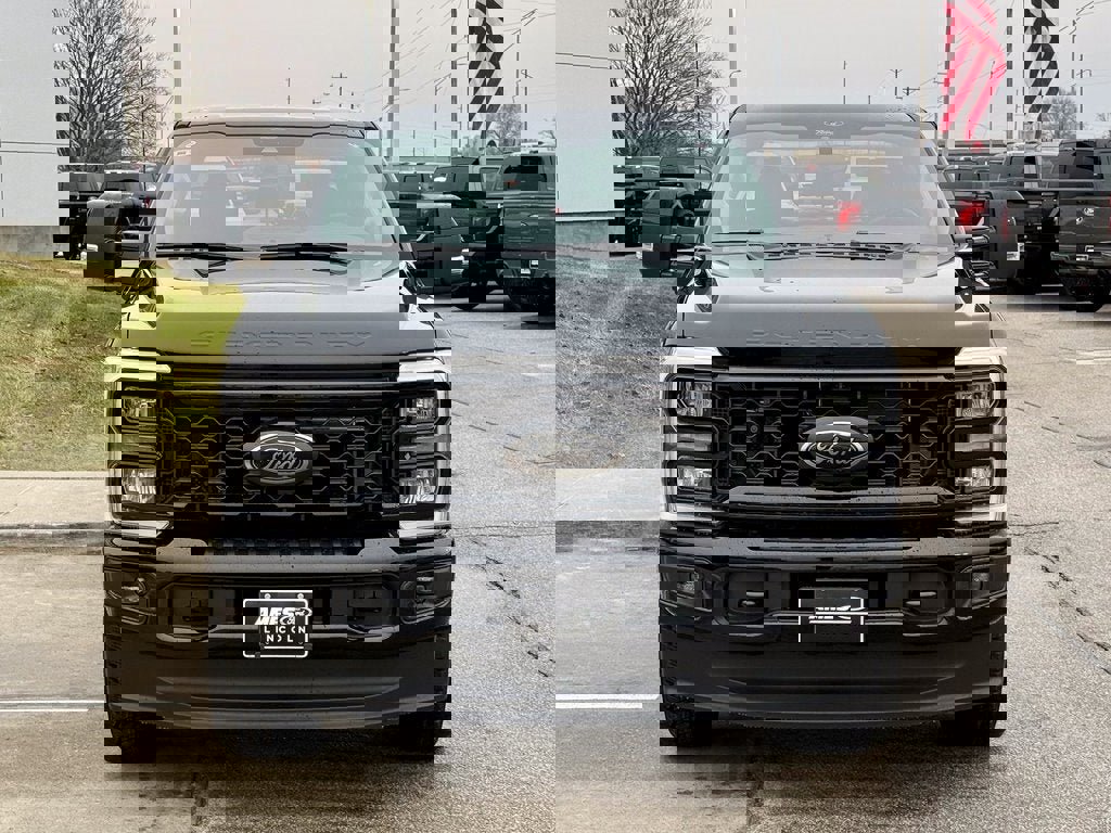 New 2026 Ford F250 Lariat w/ Black Appearance Package image 7