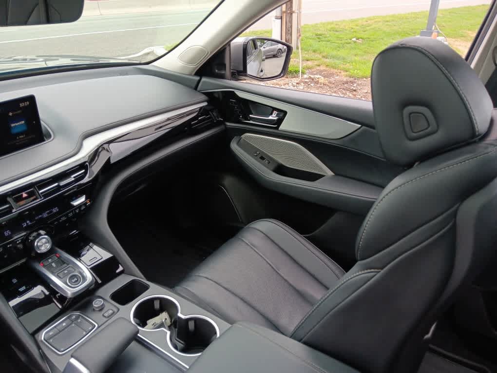 Used 2023 Acura MDX w/ Technology Package AWD/4WD image 11