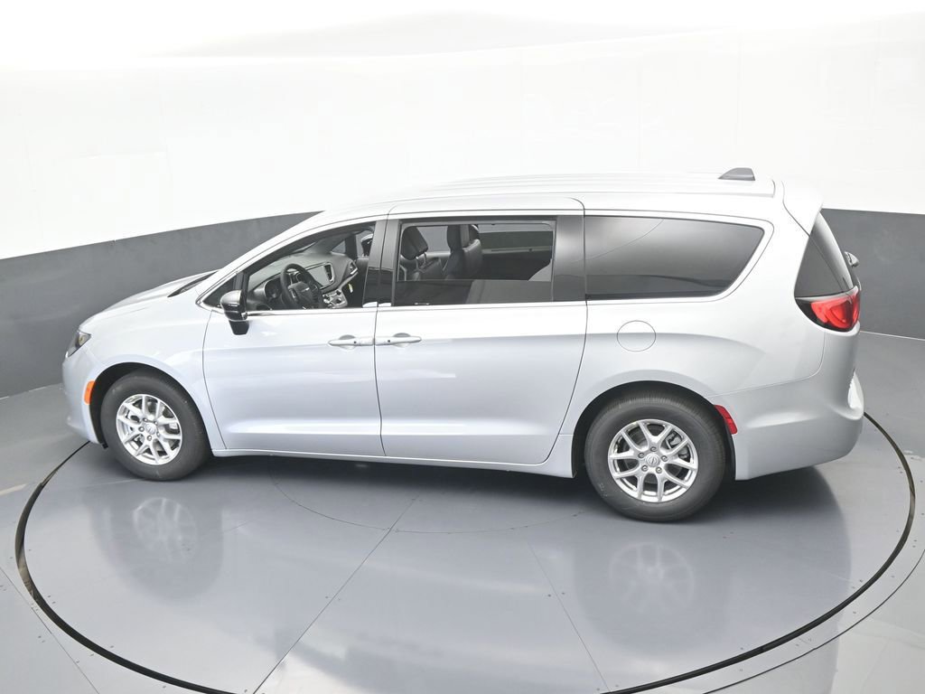 New 2026 Chrysler Voyager LX image 45