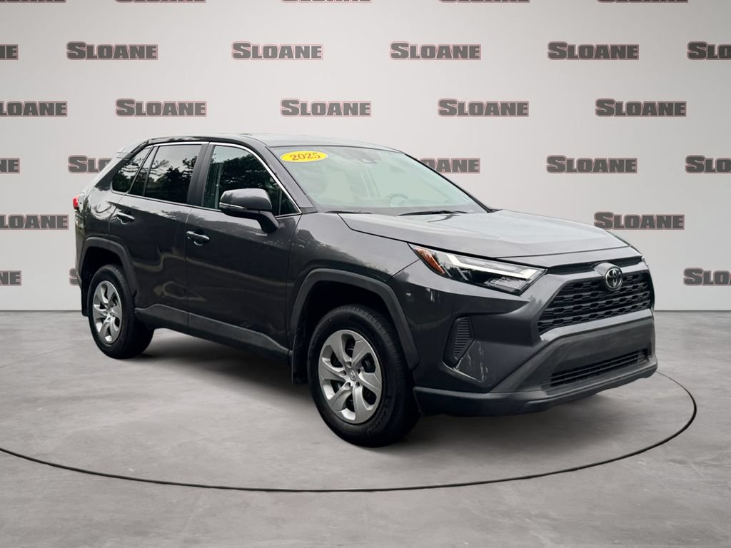 Used 2025 Toyota RAV4 LE AWD/4WD image 7