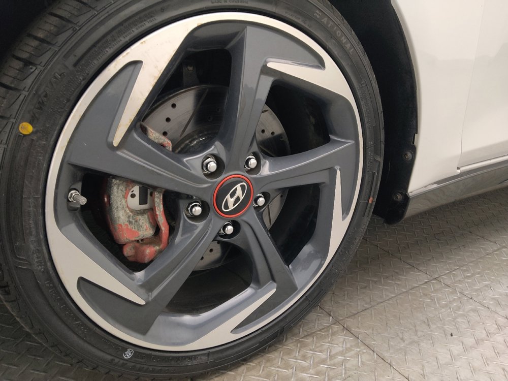 Used 2020 Hyundai Veloster Turbo FWD image 31