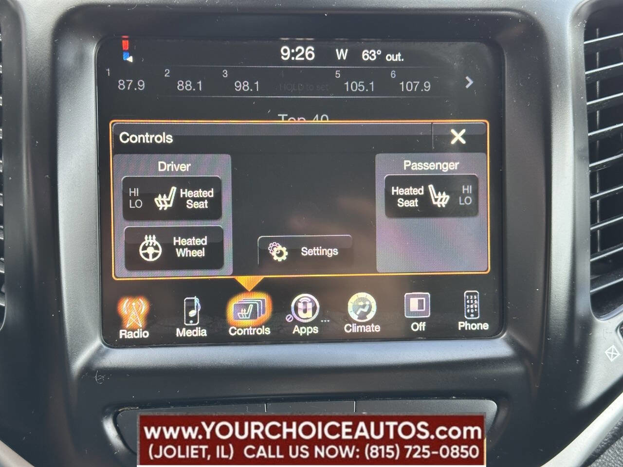 Used 2017 Jeep Cherokee Trailhawk w/ Cold Weather Group image 42