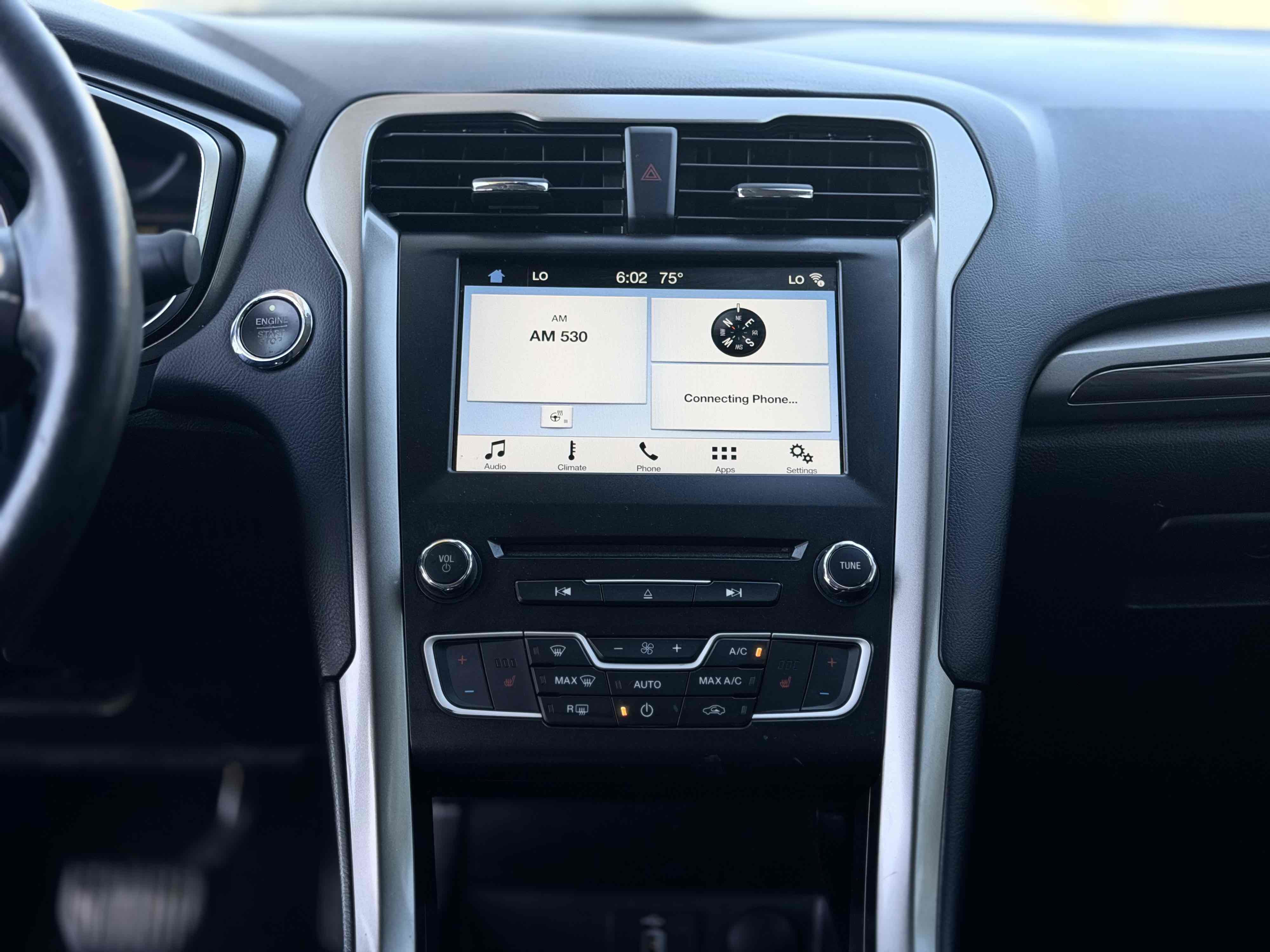 Used 2018 Ford Fusion SE w/ Equipment Group 602A FWD image 23