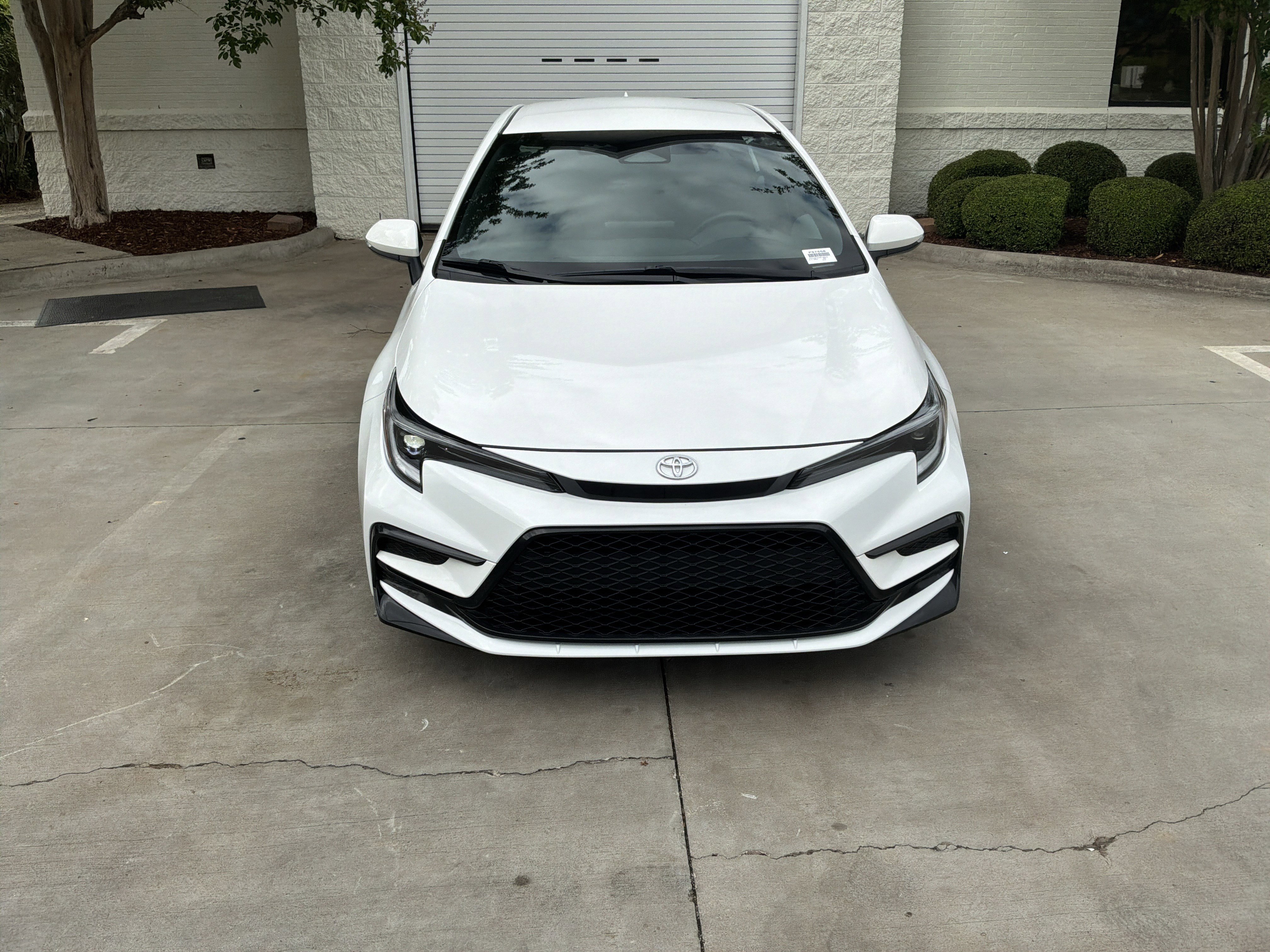 Used 2024 Toyota Corolla SE FWD image 3