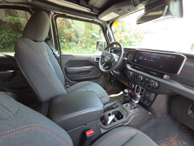 Used 2024 Jeep Wrangler Unlimited Rubicon w/ Technology Group AWD/4WD image 26