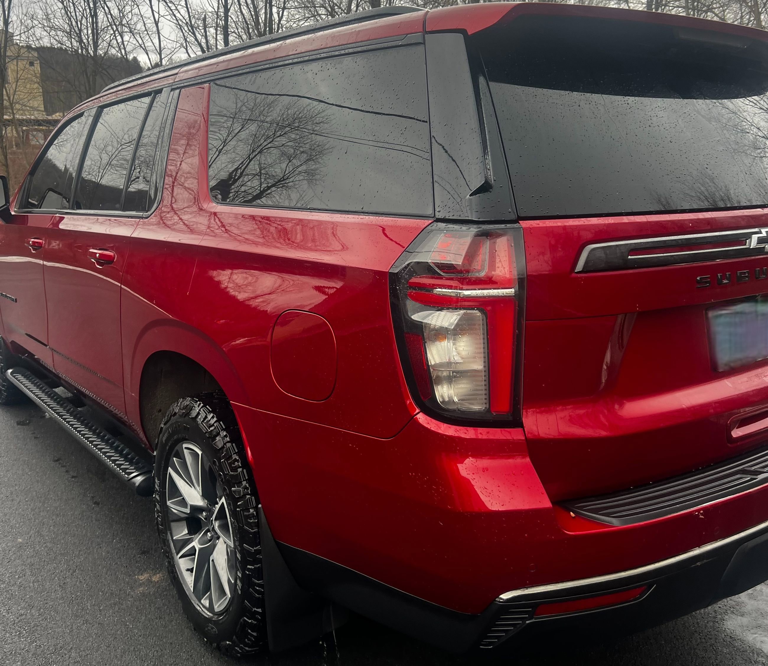 Used 2021 Chevrolet Suburban Z71 image 3