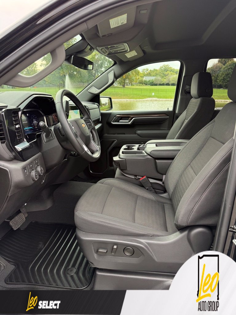Used 2026 Chevrolet Silverado 1500 LT AWD/4WD image 6