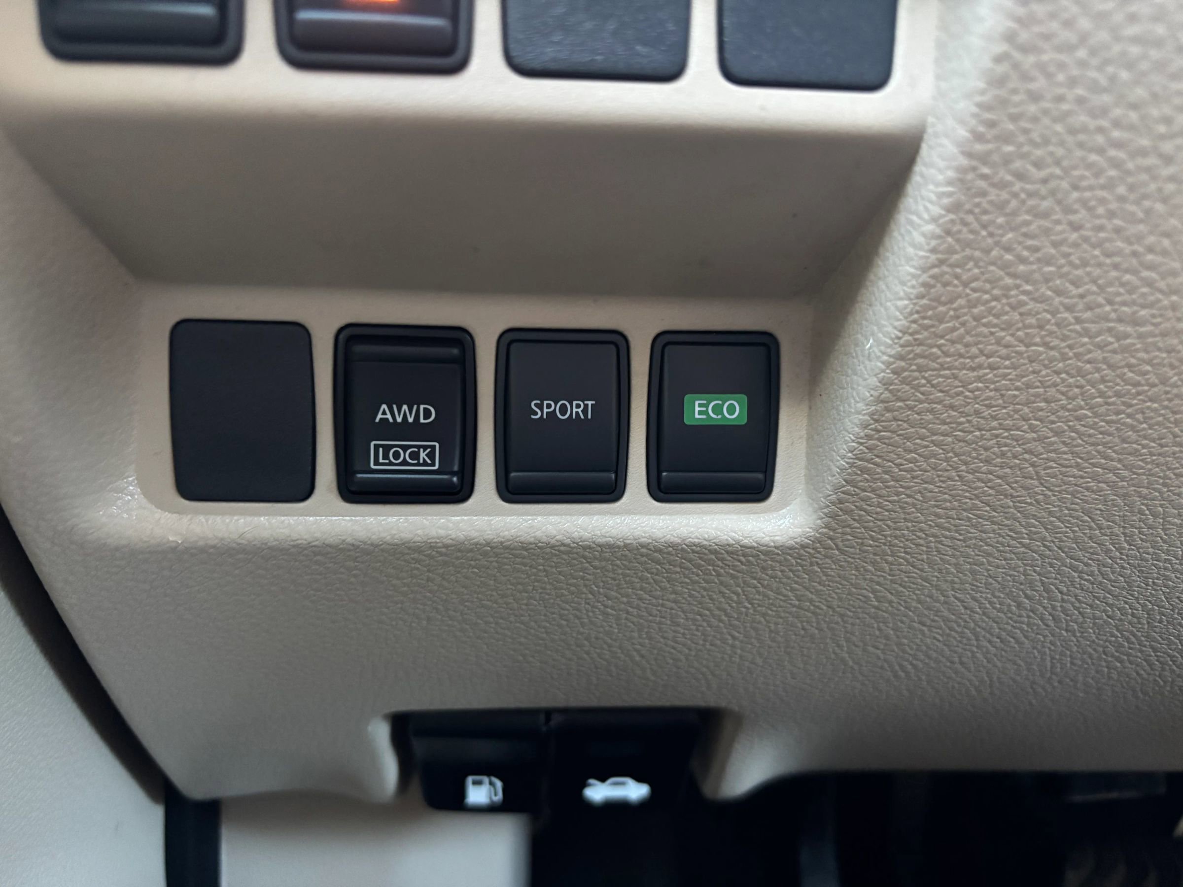 Used 2017 Nissan Rogue SV image 5