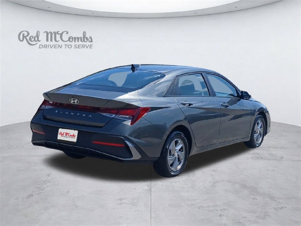 Used 2024 Hyundai Elantra SE FWD image 7
