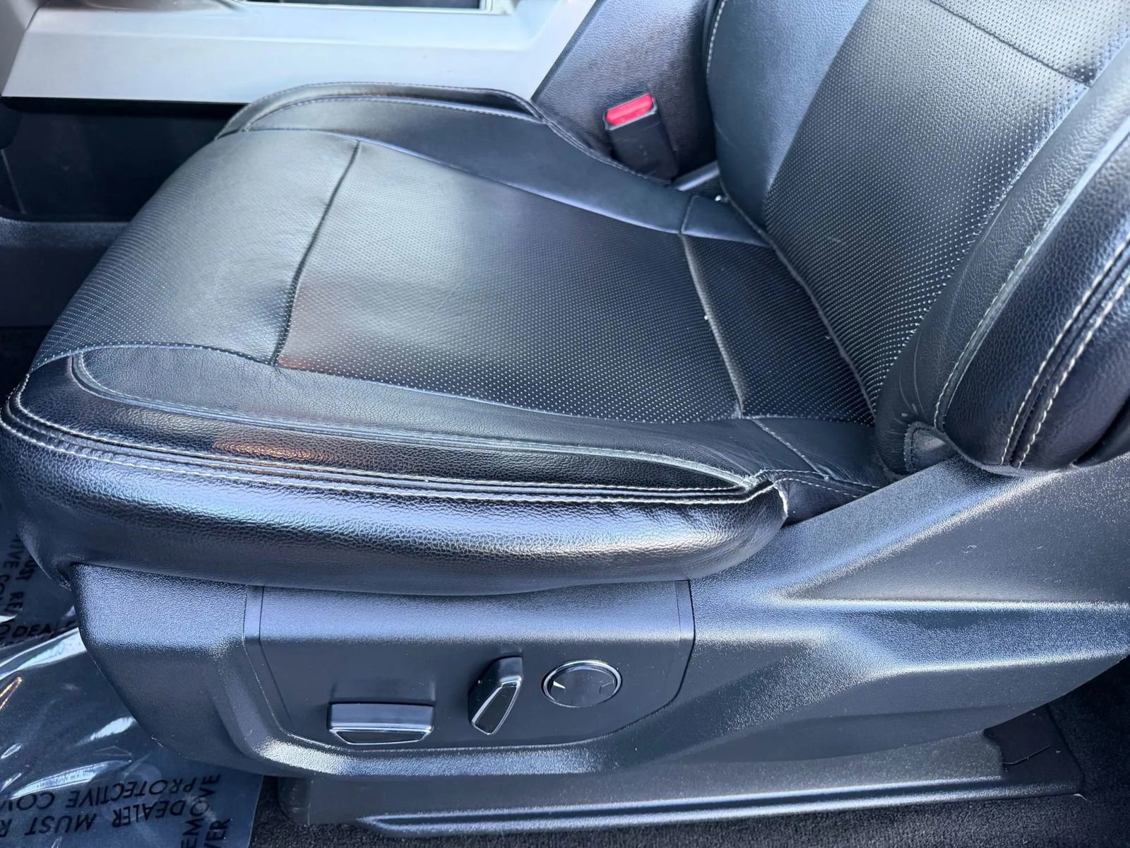 Used 2017 Ford F250 Lariat w/ Chrome Package image 5