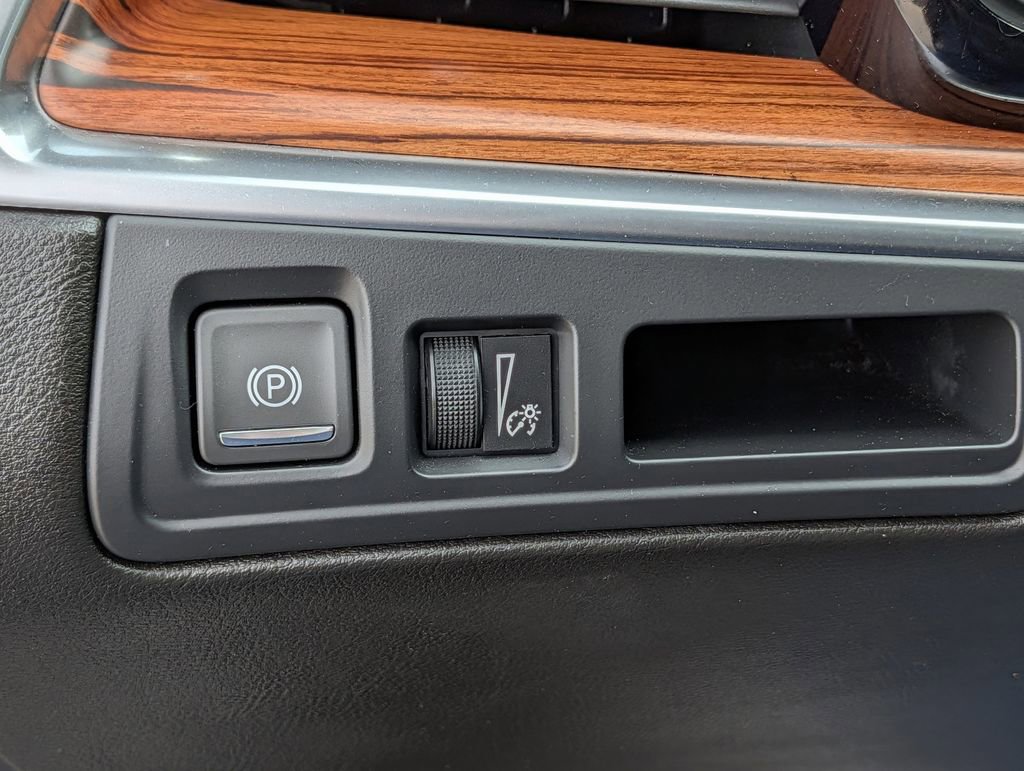 Used 2022 Cadillac XT5 Premium Luxury image 23