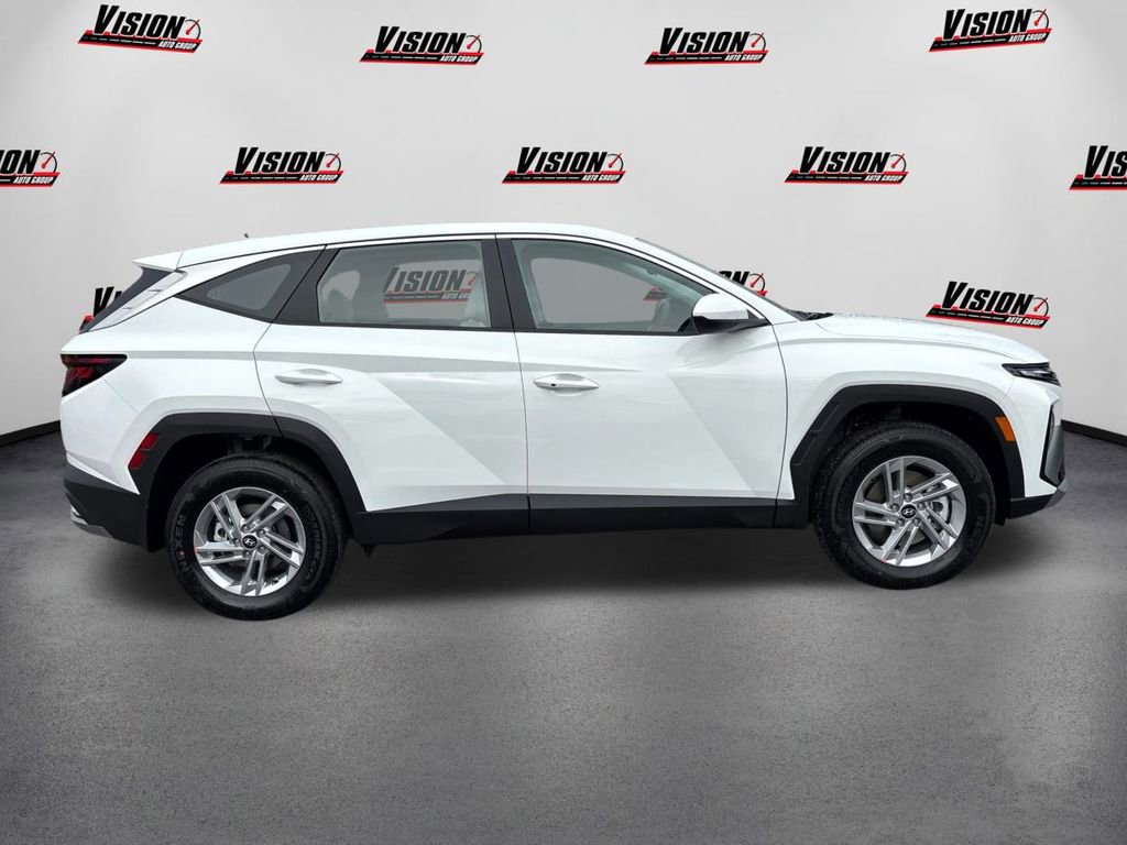 New 2026 Hyundai Tucson SE image 4
