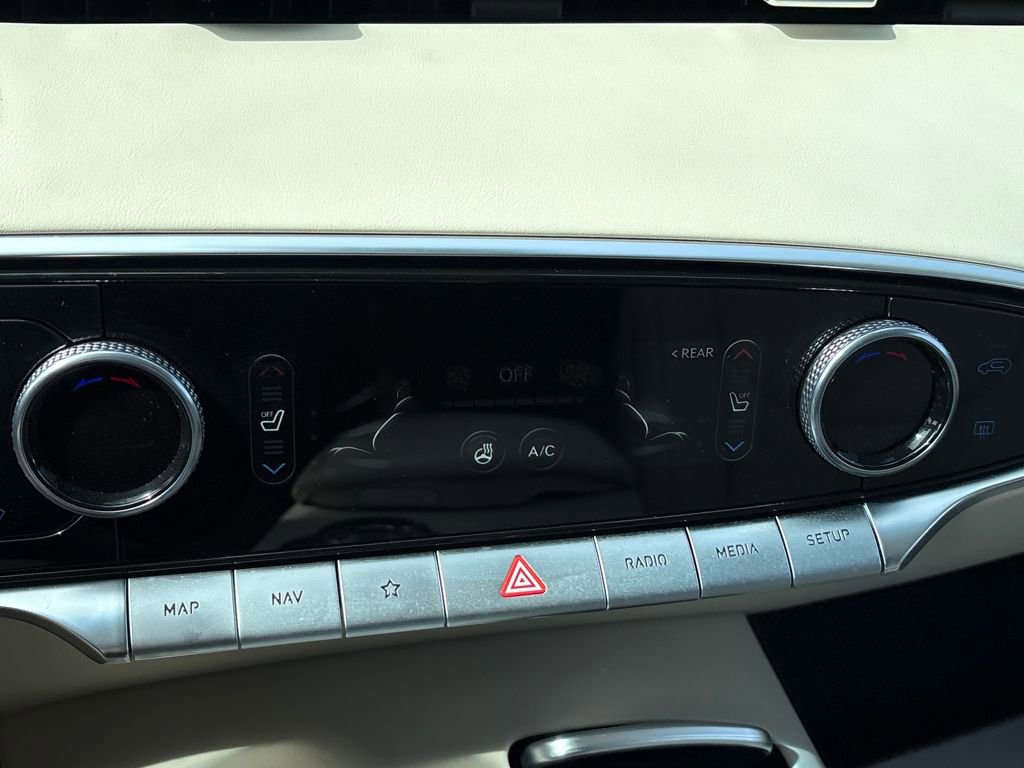 Used 2023 Genesis GV70 2.5T w/ Select Package image 19