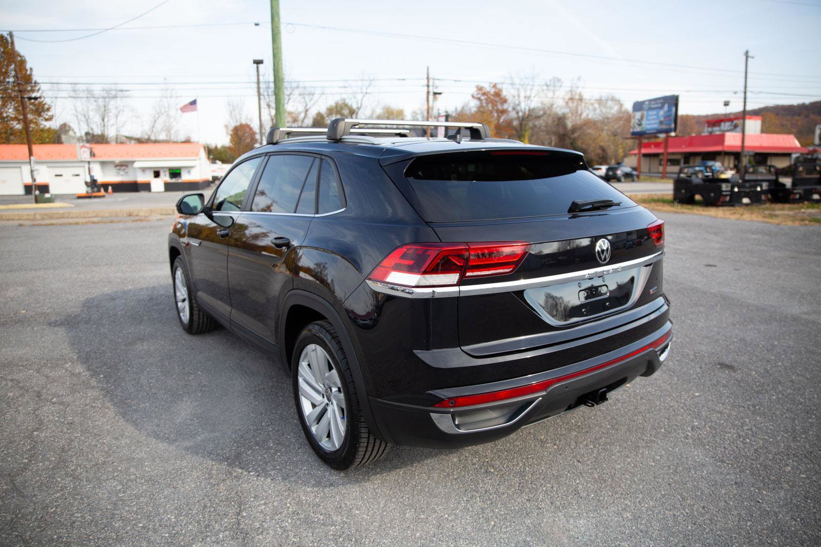 Used 2022 Volkswagen Atlas Cross Sport SE image 5
