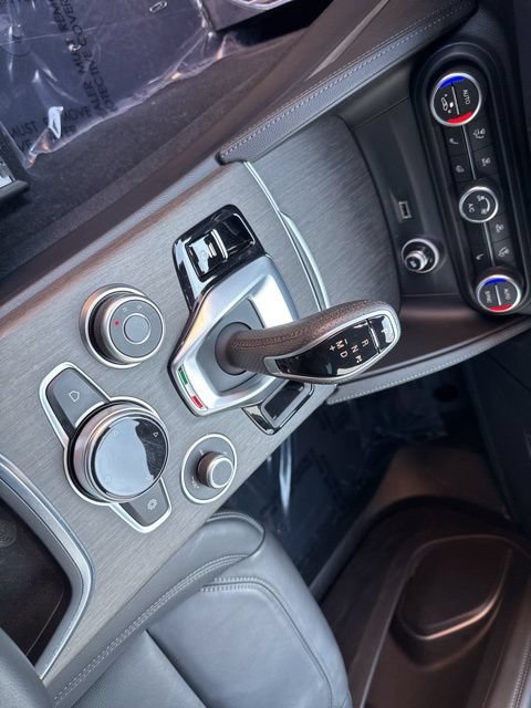 Used 2023 Alfa Romeo Stelvio Ti AWD/4WD image 14