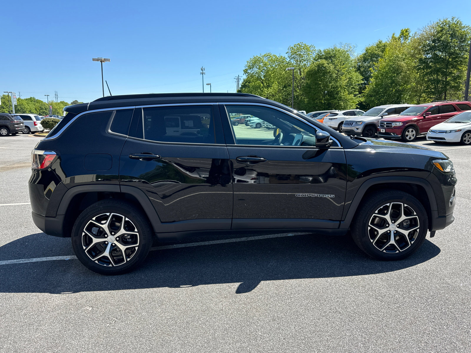 Used 2024 Jeep Compass Limited AWD/4WD image 5