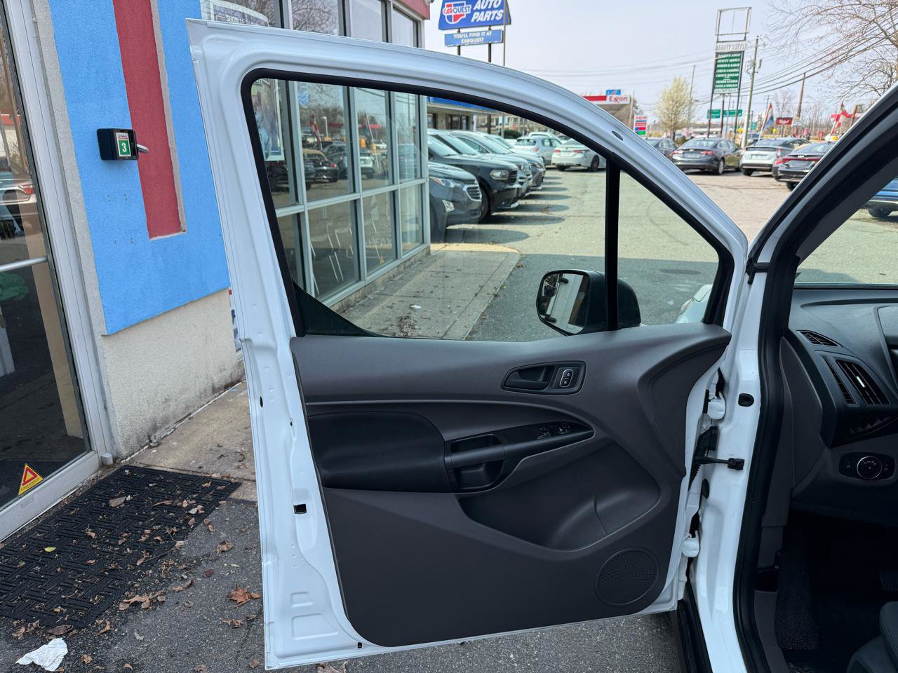 Used 2020 Ford Transit Connect XL image 10