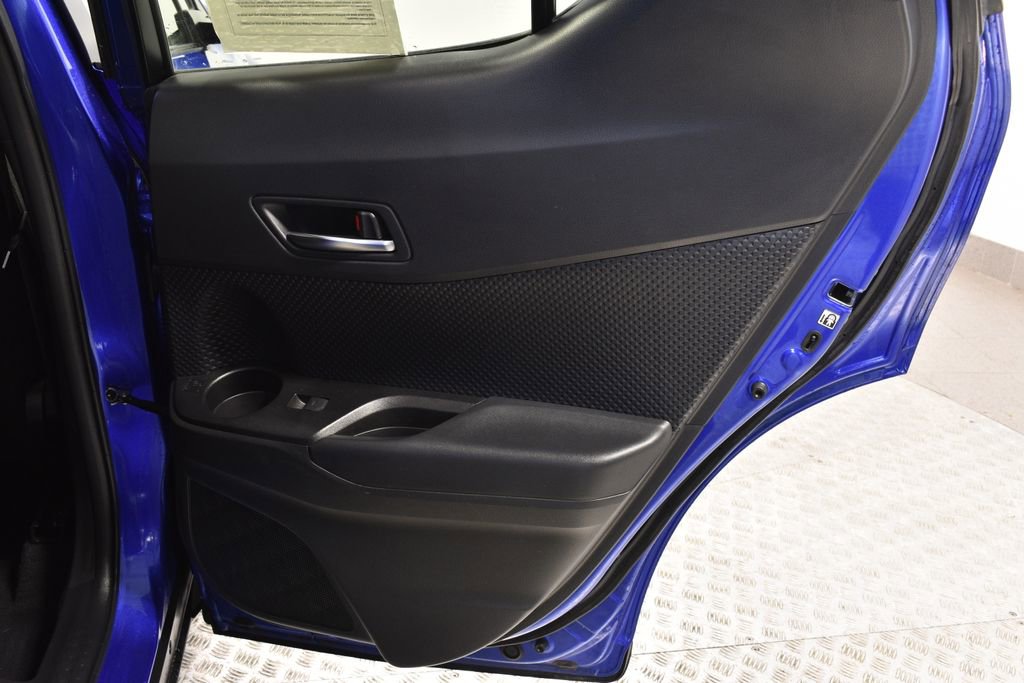 Used 2020 Toyota C-HR LE image 30