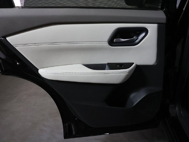 Used 2023 Nissan Rogue SV w/ SV Premium B Package FWD image 24