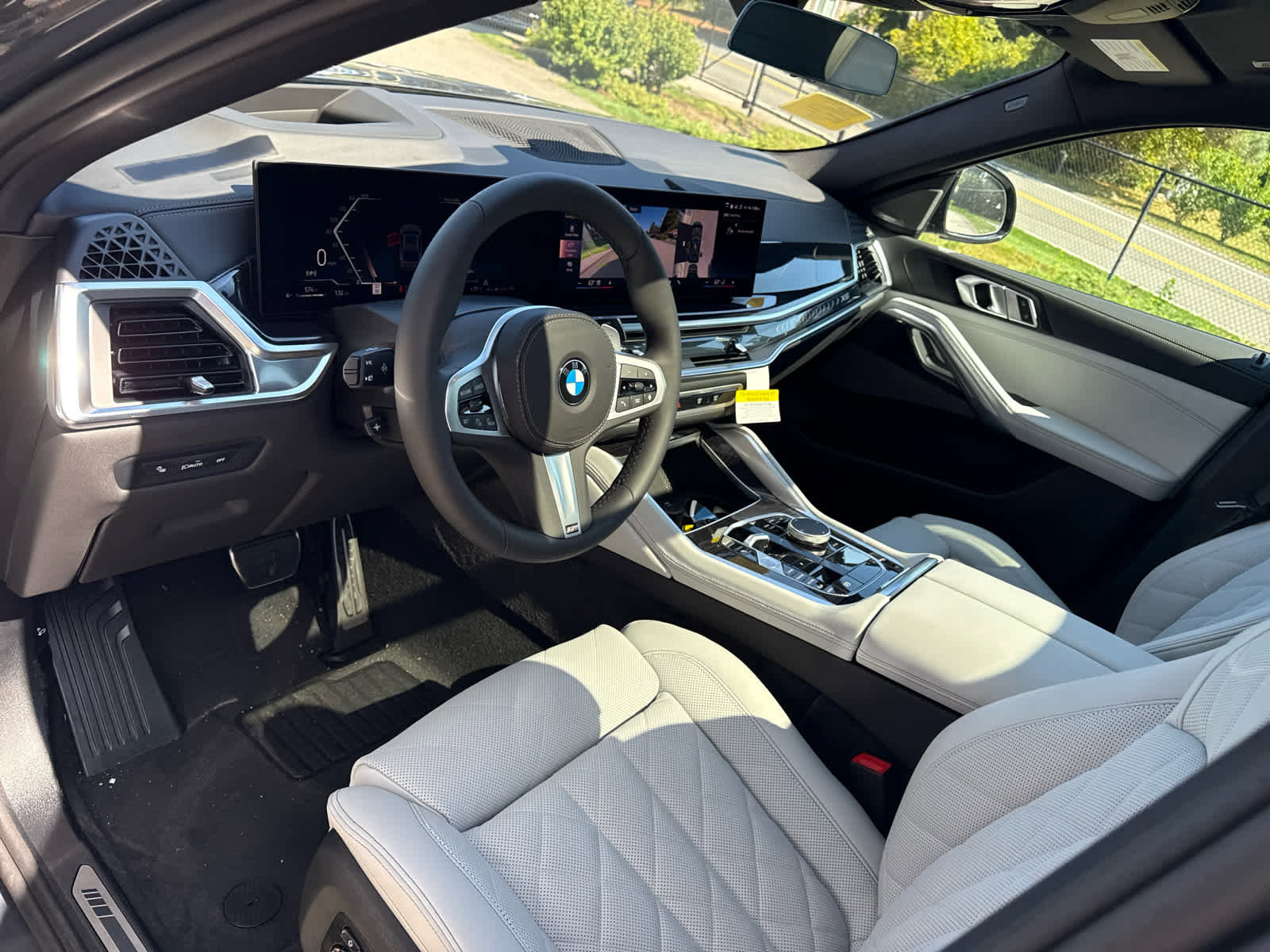 New 2026 BMW X6 xDrive40i w/ Climate Comfort Package image 10