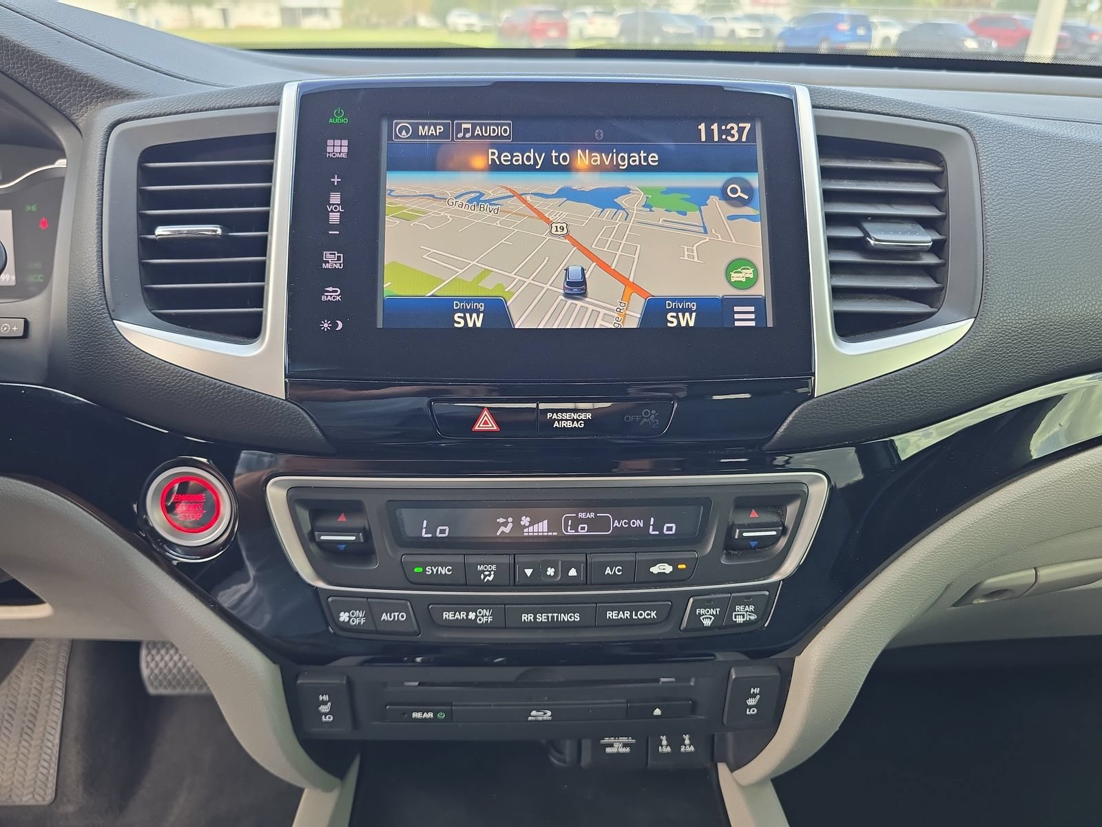 Used 2016 Honda Pilot Touring image 17