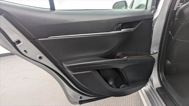 Used 2023 Toyota Camry SE FWD image 16