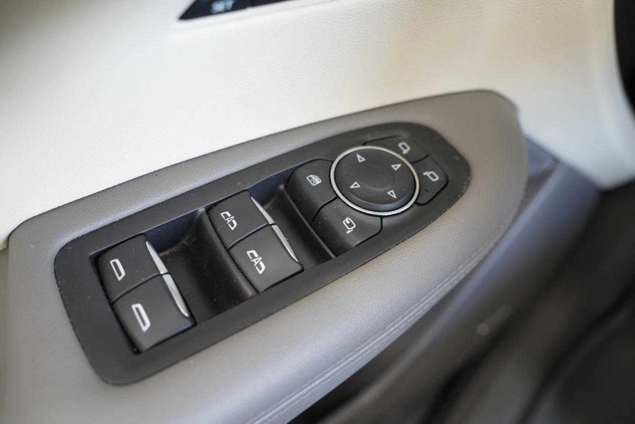 Used 2022 Cadillac XT6 Premium Luxury w/ Technology Package image 26