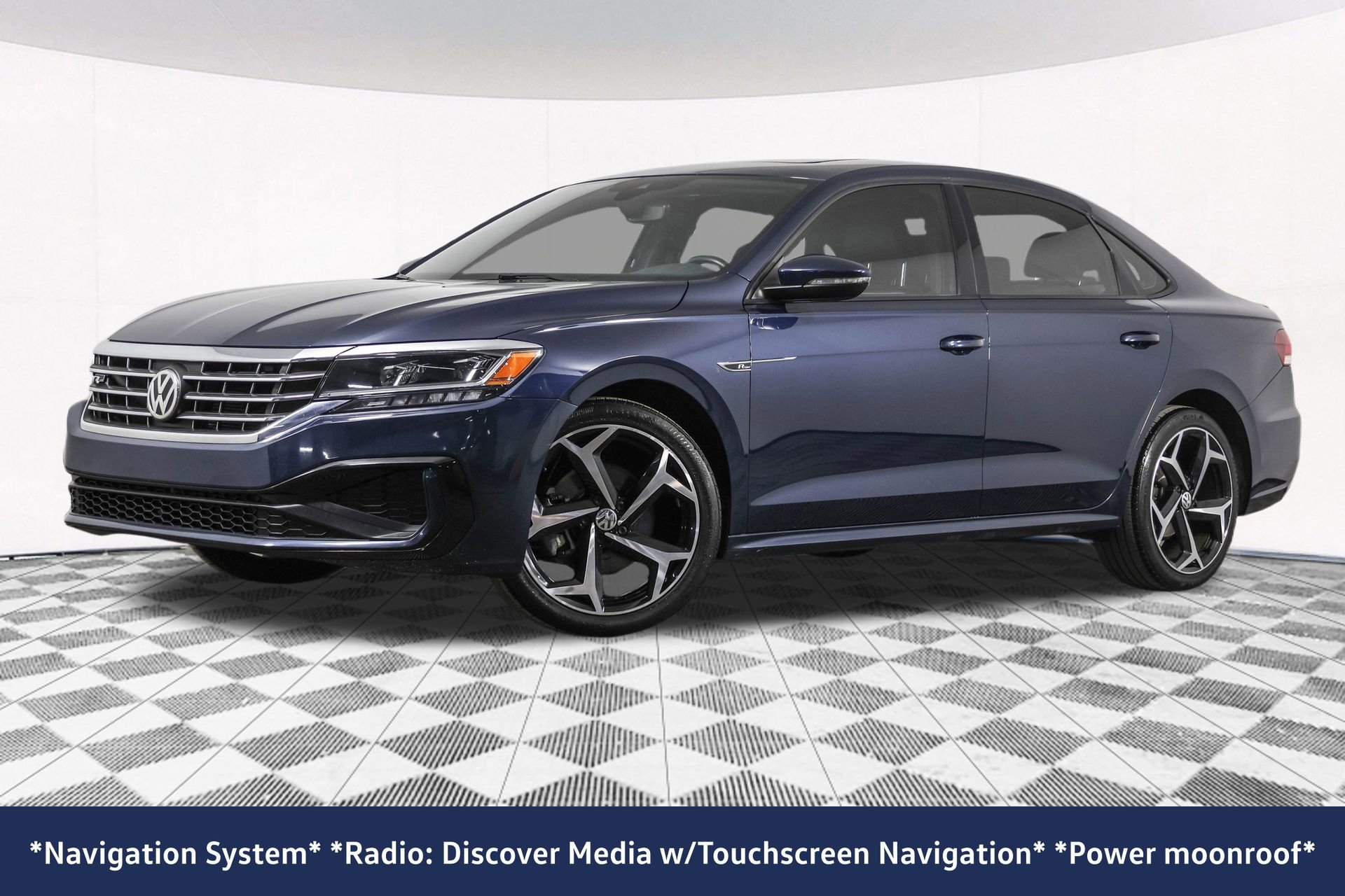 Used 2022 Volkswagen Passat 2.0T R-Line image 2