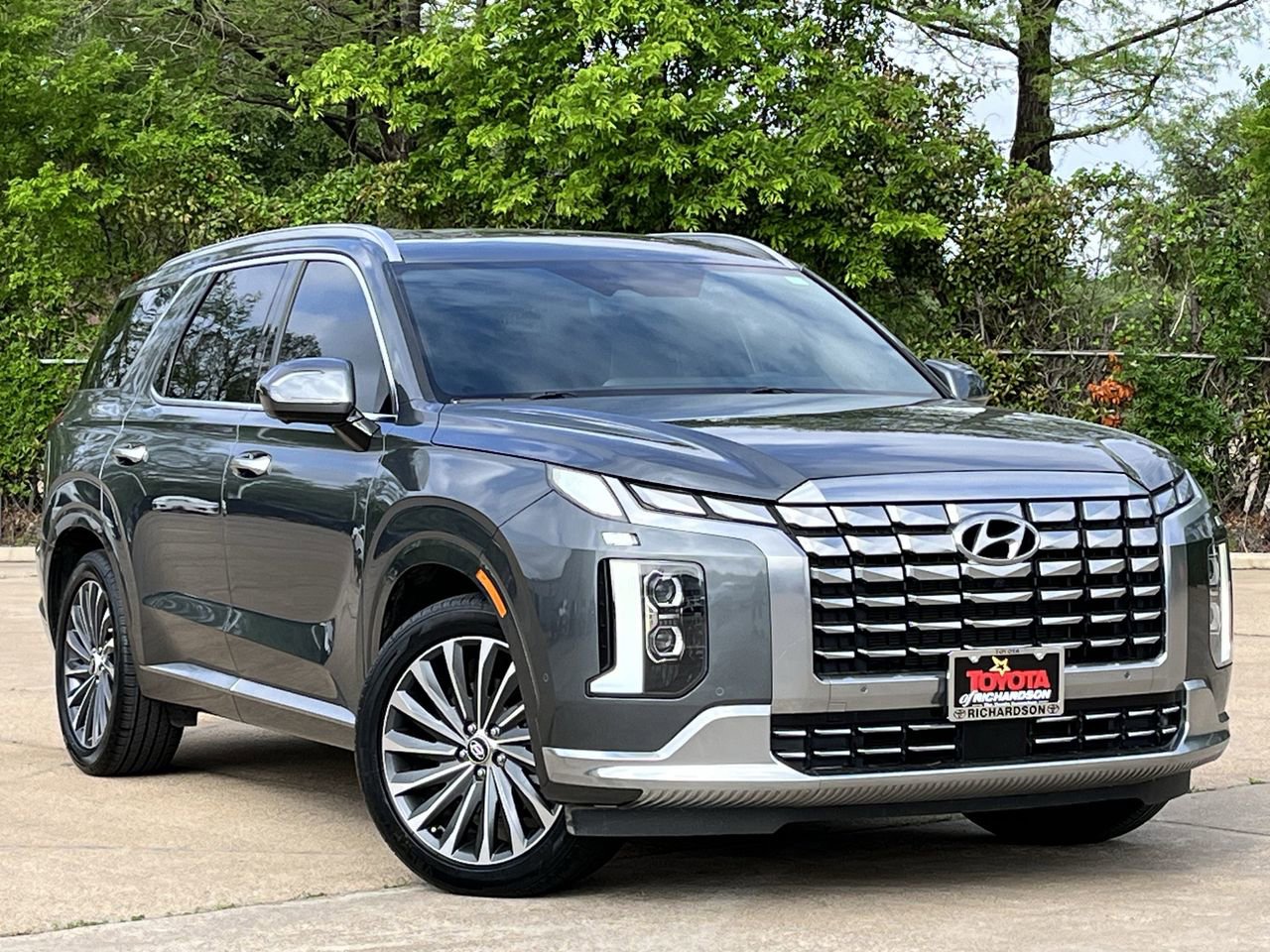 Used 2024 Hyundai Palisade Calligraphy AWD/4WD image 2