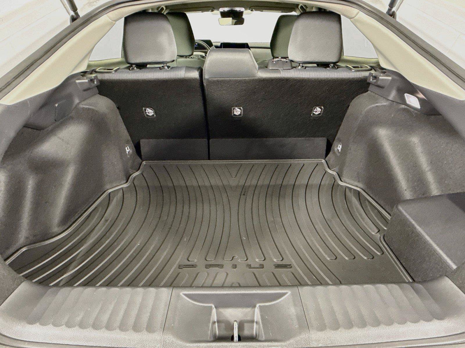 Certified 2025 Toyota Prius LE FWD image 34