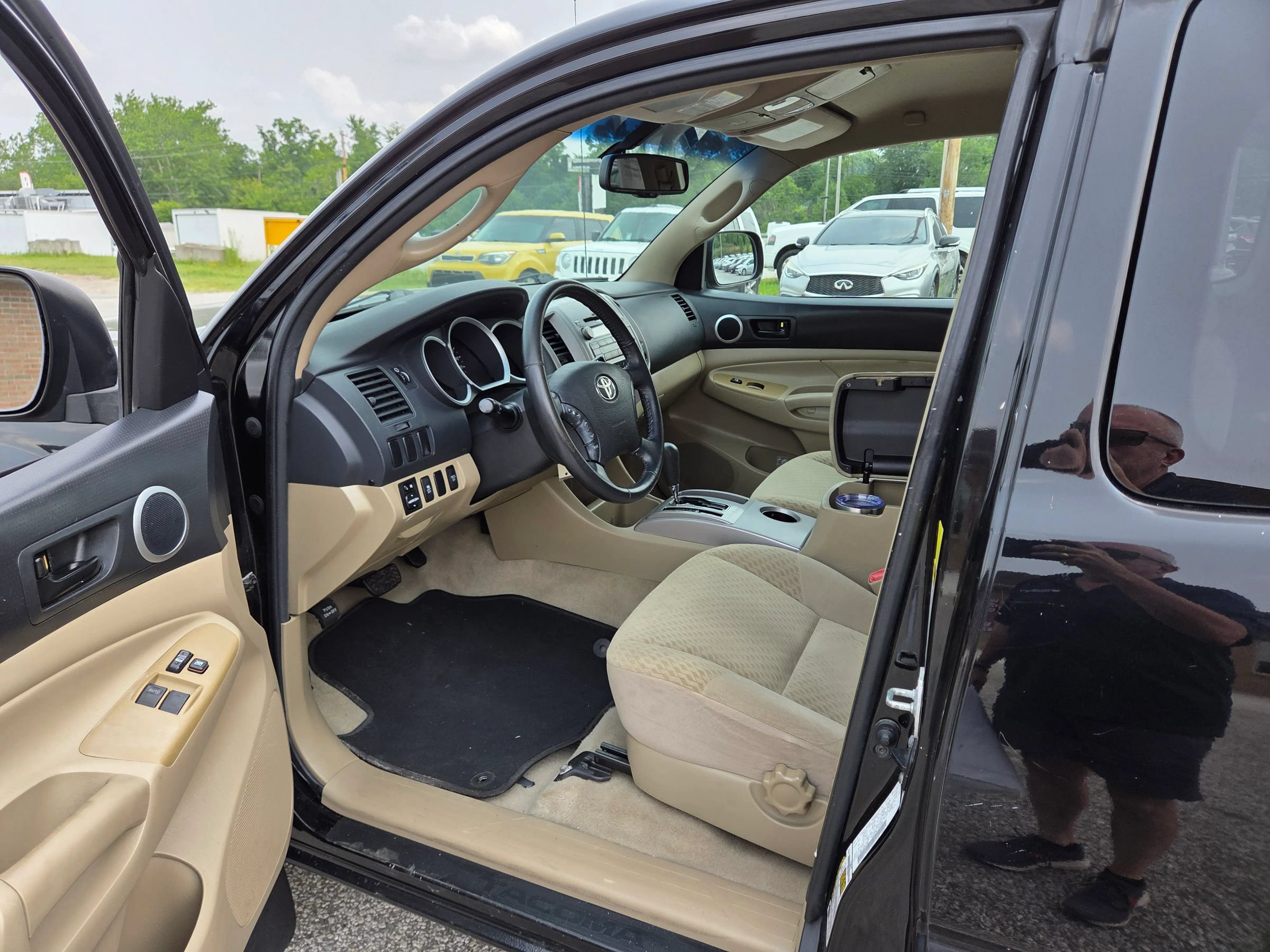 Used 2011 Toyota Tacoma 4x4 Access Cab w/ SR5 Pkg #2 image 14