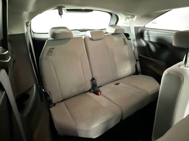 Used 2025 Toyota Sienna LE image 25