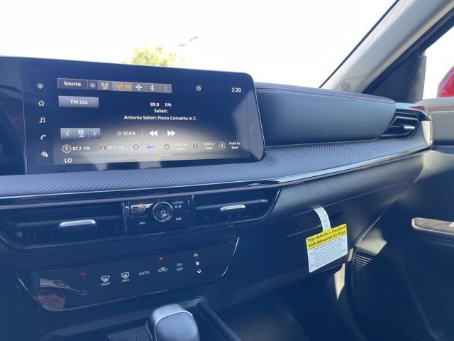 New 2025 Nissan Kicks SR image 18