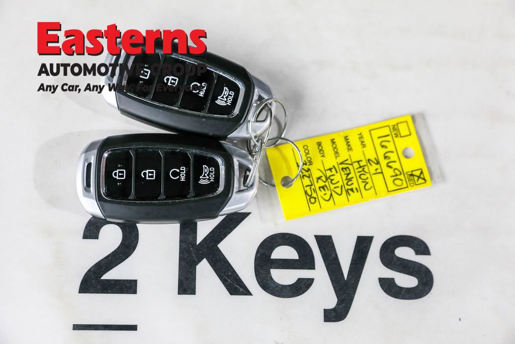 Used 2024 Hyundai Venue SEL image 25