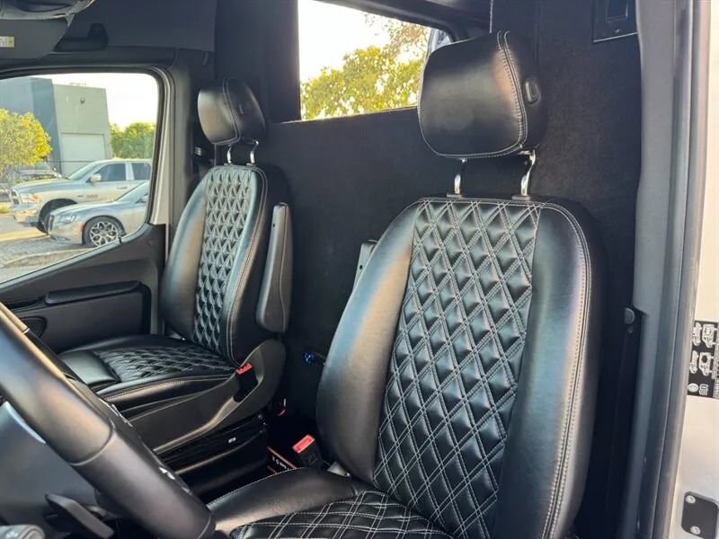 Used 2023 Mercedes-Benz Sprinter 3500 image 19