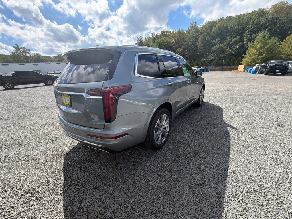 Used 2024 Cadillac XT6 Premium Luxury w/ Technology Package AWD/4WD image 7