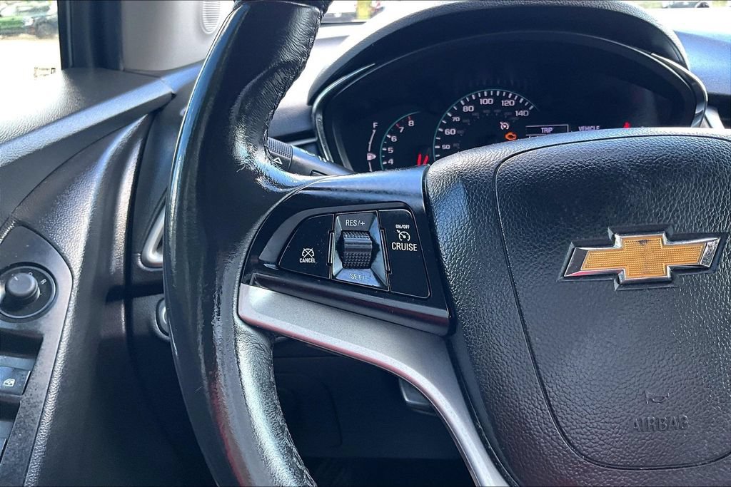 Used 2020 Chevrolet Trax LT w/ Driver Confidence Package AWD/4WD image 17