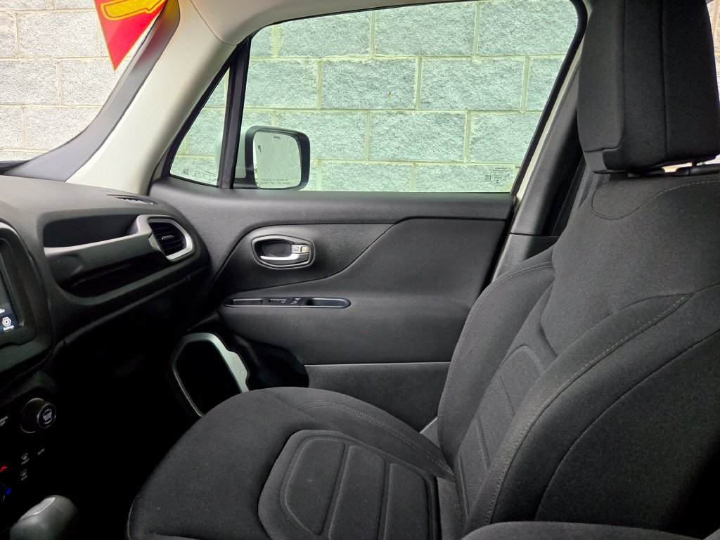 Used 2019 Jeep Renegade Latitude w/ Cold Weather Group AWD/4WD image 31